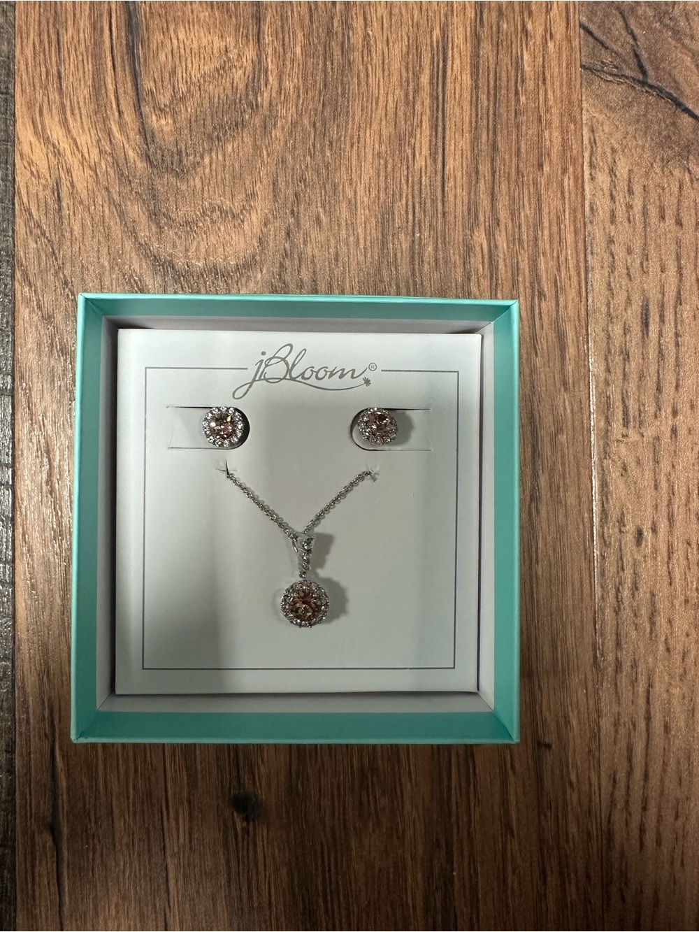 bloom Silver Earrings & Pendant Set with Champagne Stones